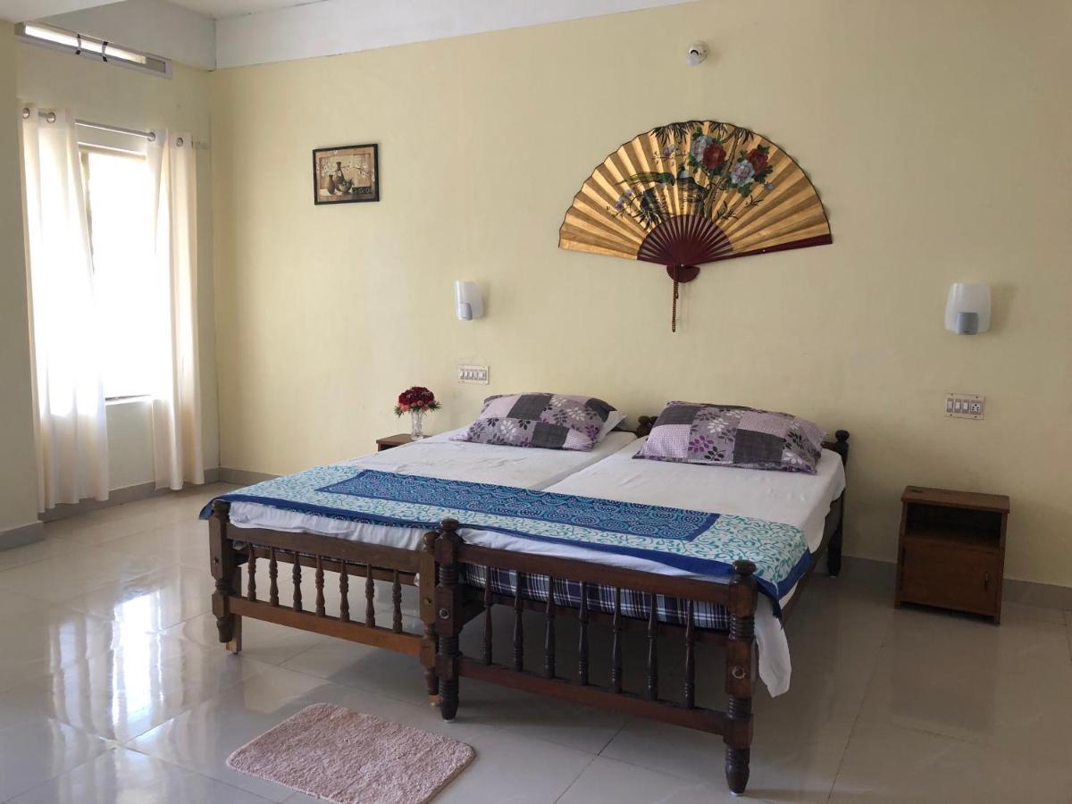 Sandy Beach Hotel Thiruvananthapuram Ngoại thất bức ảnh