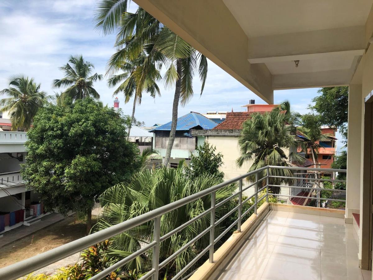 Sandy Beach Hotel Thiruvananthapuram Ngoại thất bức ảnh