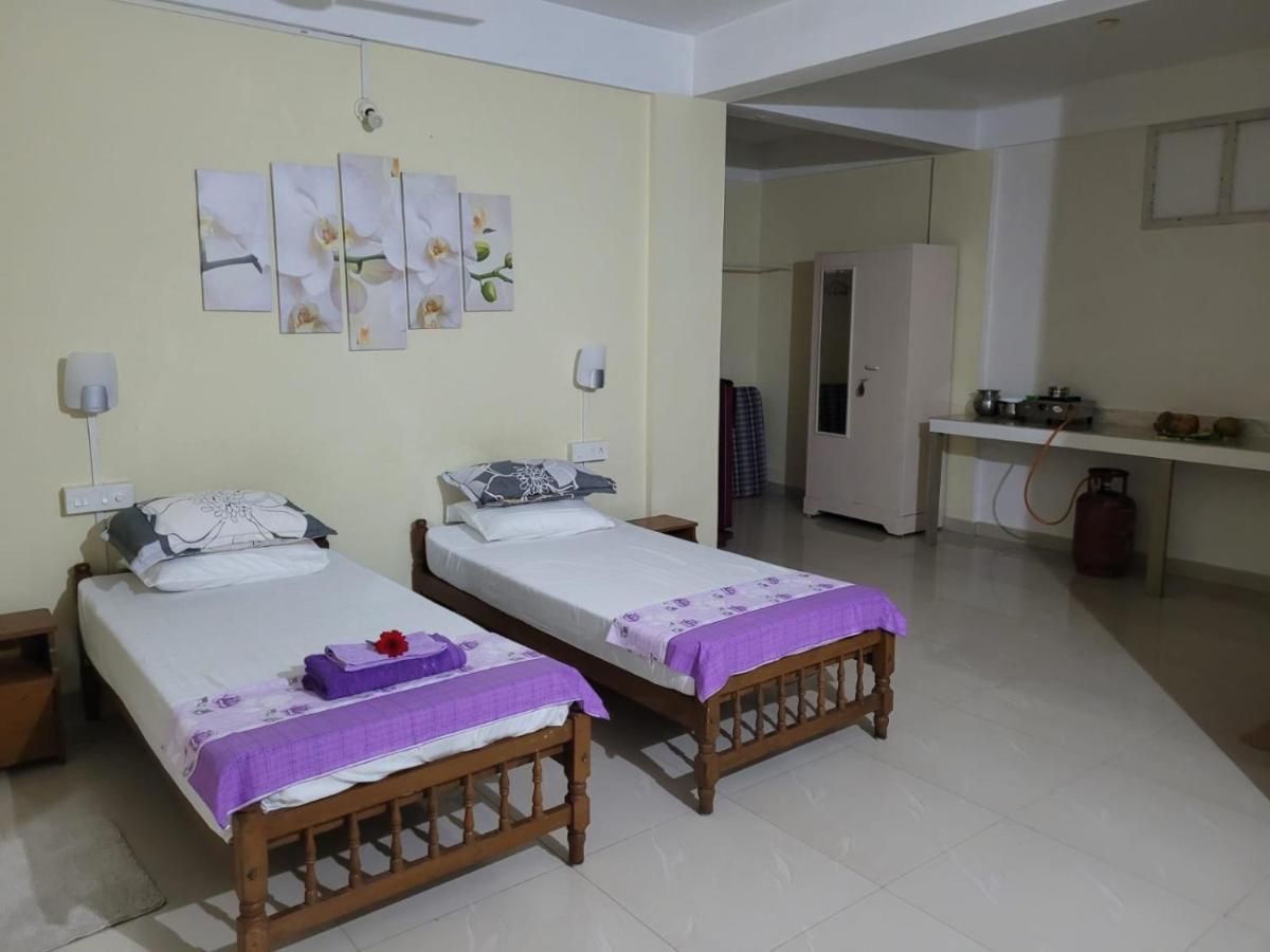 Sandy Beach Hotel Thiruvananthapuram Ngoại thất bức ảnh