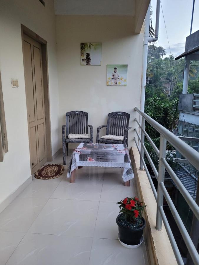 Sandy Beach Hotel Thiruvananthapuram Ngoại thất bức ảnh